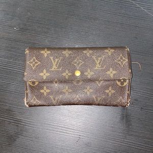 LOUIS VUITTON Wallet